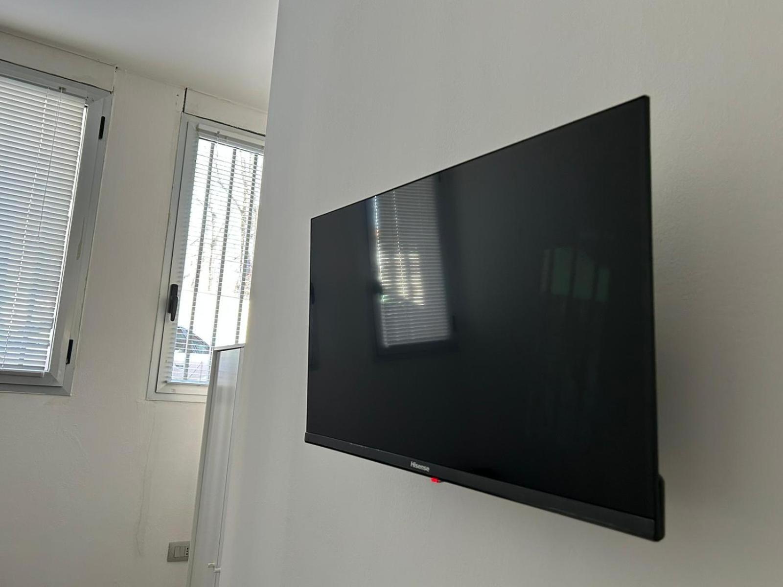 Elegant Studio Milan Luaran gambar