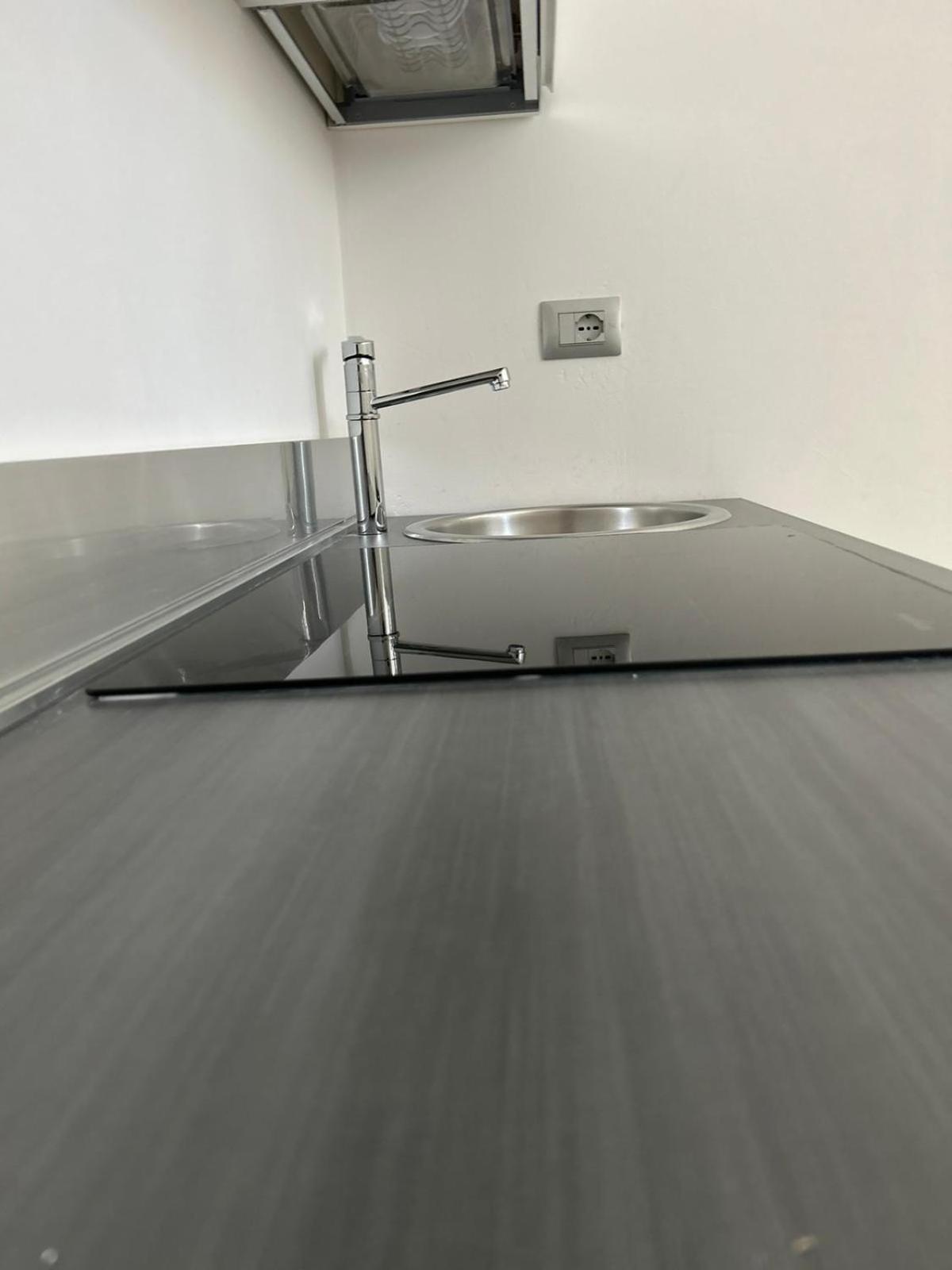Elegant Studio Milan Luaran gambar
